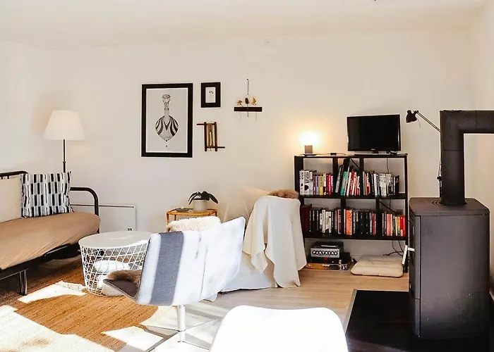 House In Magical Surroundings 斯泰厄